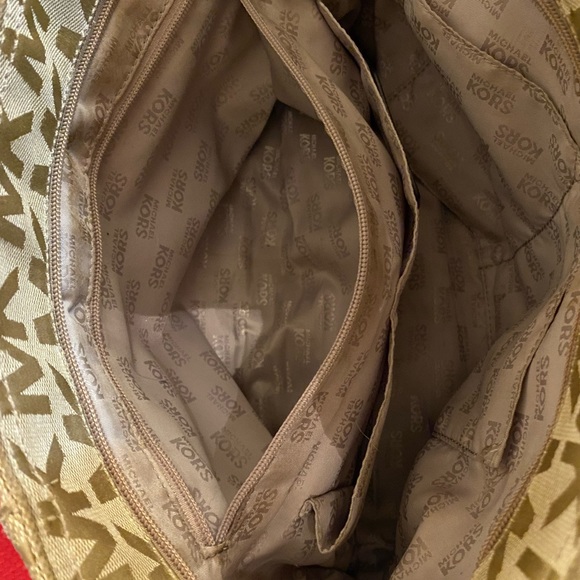 Michael Kors Jet Set Chain & Leather handles purse.. - Picture 5 of 9